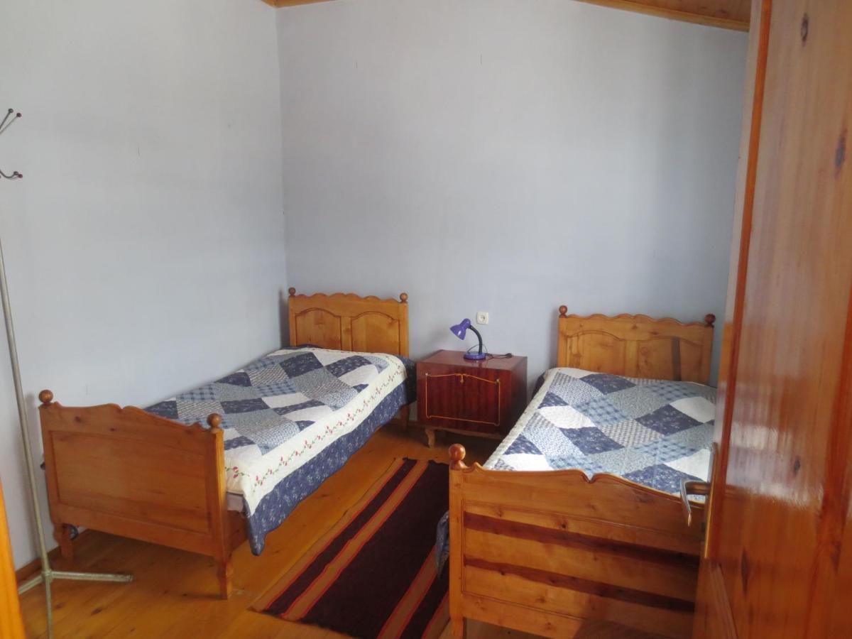 Irma Beso & Aleko Khergianis Guesthouse Местия Екстериор снимка